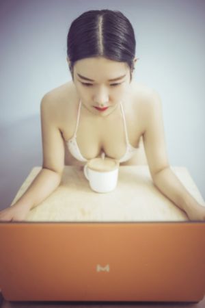 高压监狱2电影