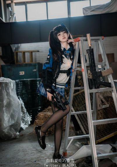 黄色三级免费看