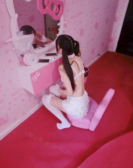 片名叫《官狱女囚》