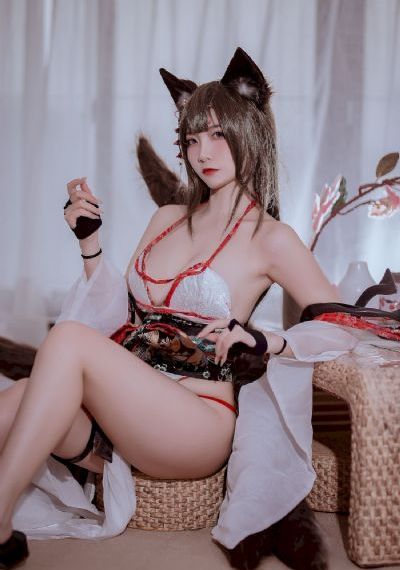 《她在丈夫面前被耍了》