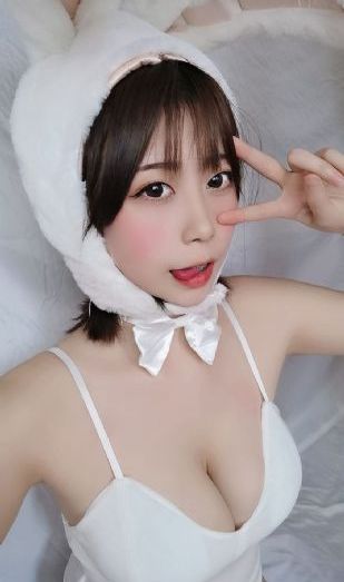 裙子下面是野兽动漫