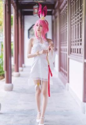 乱岳的肥臀呻吟
